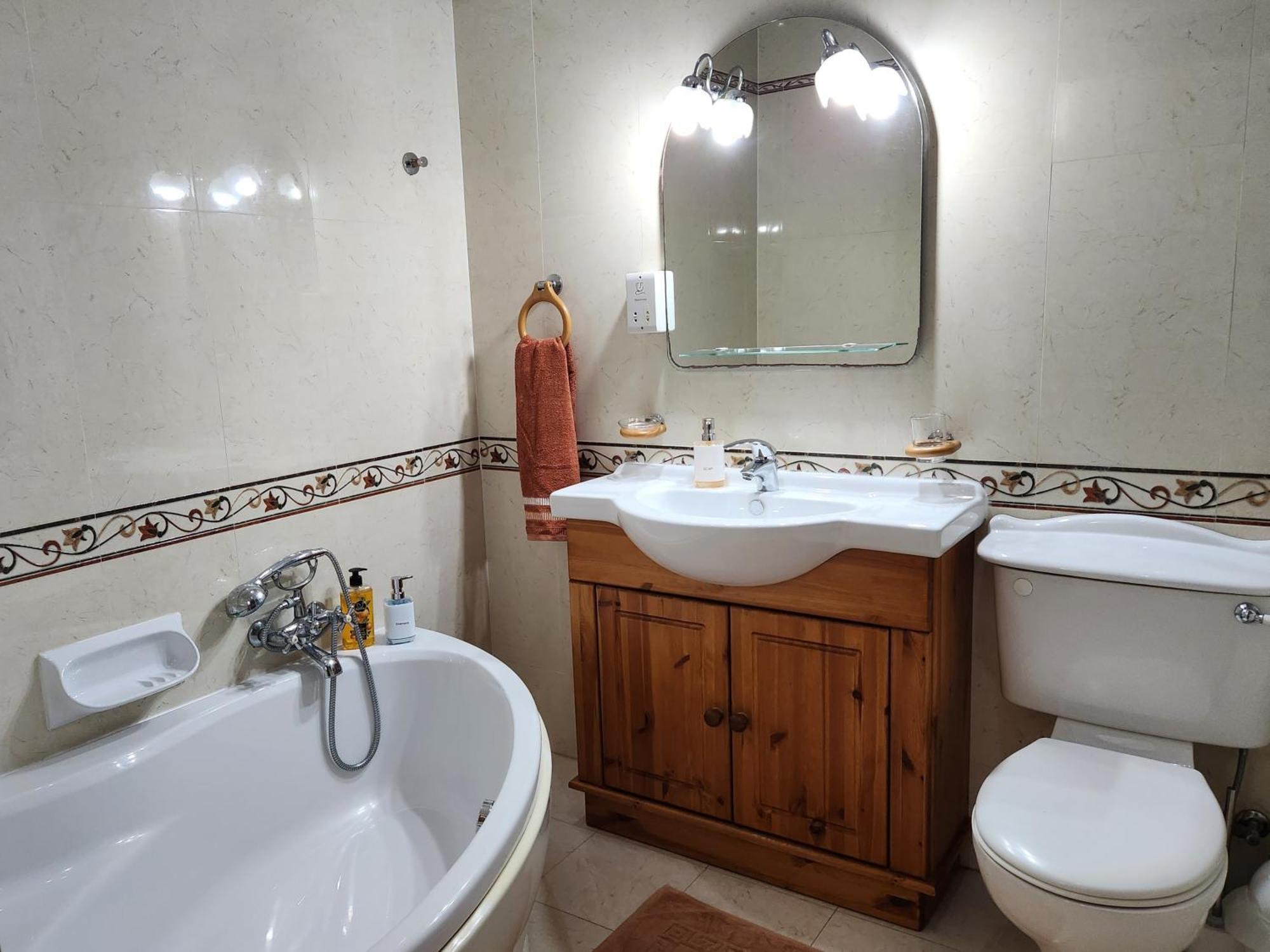Seafront - Wifi - Sleeps 6 - Chriscourt * Marsaskala