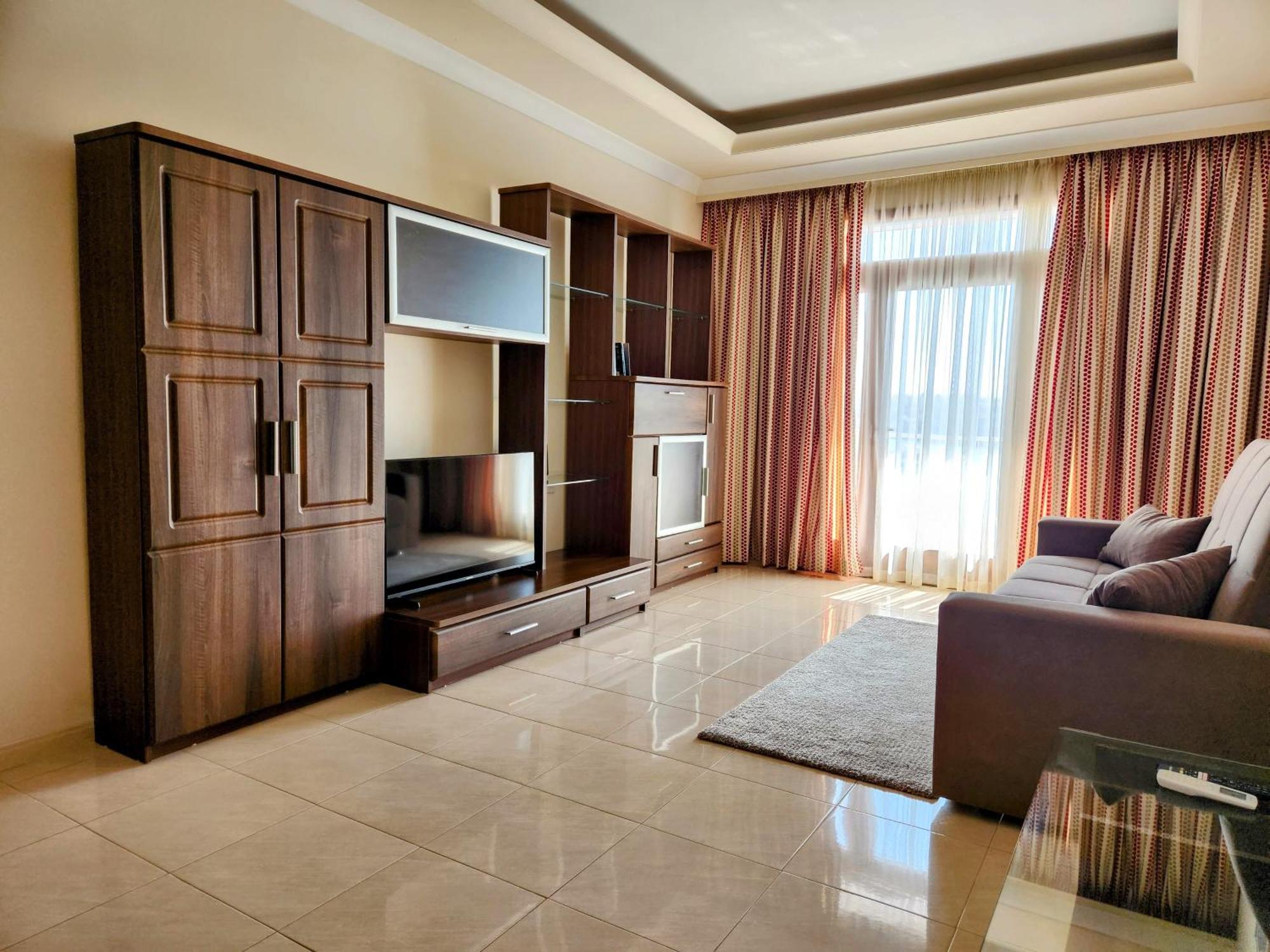 Seafront - Wifi - Sleeps 6 - Chriscourt Apartment *