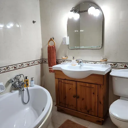 Seafront Apartment - Wifi - Sleeps 6 - Chriscourt Marsaskala Exterior photo