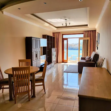Seafront Apartment - Wifi - Sleeps 6 - Chriscourt Marsaskala Exterior photo