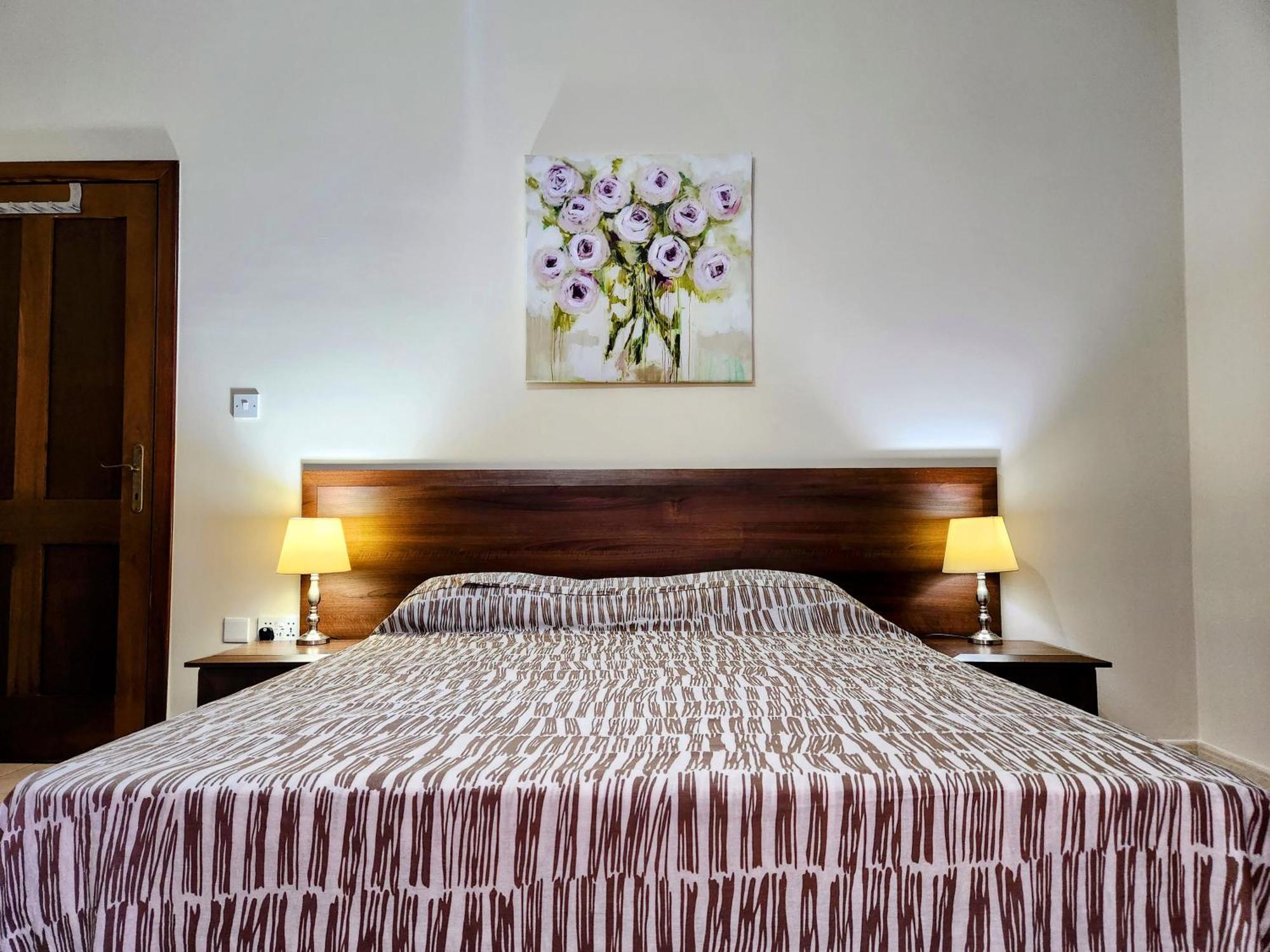 Apartment Seafront - Wifi - Sleeps 6 - Chriscourt Marsaskala