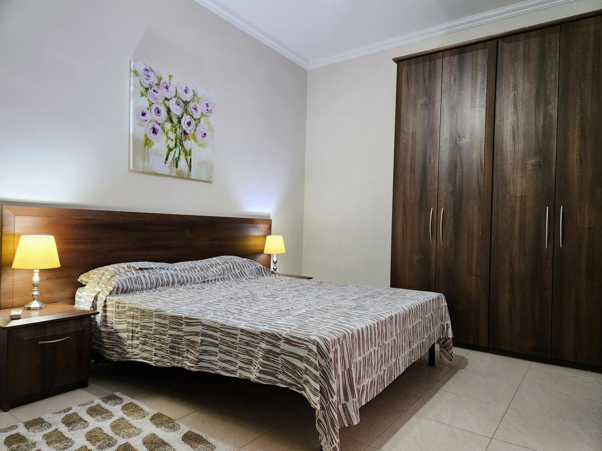 Apartment Seafront - Wifi - Sleeps 6 - Chriscourt *