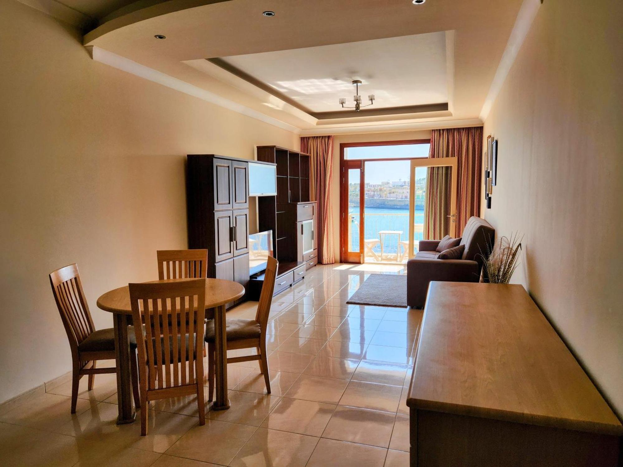 Seafront - Wifi - Sleeps 6 - Chriscourt *